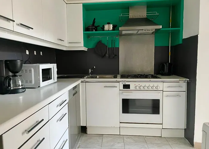 100 M2 With Balcony & Free Parking *