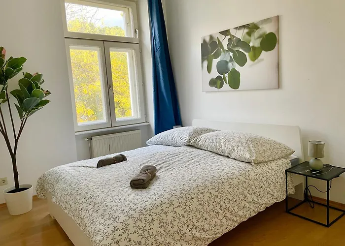 100 M2 With Balcony & Free Parking * Vídeň
