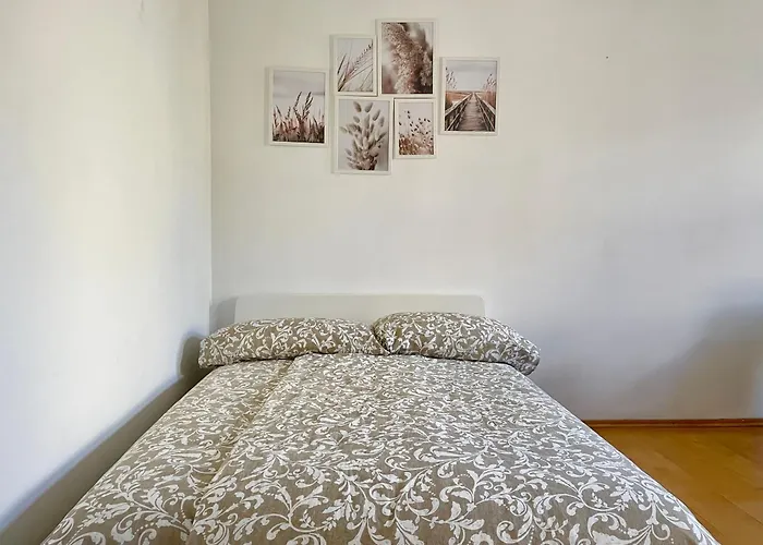 100 M2 With Balcony & Free Parking Apartmán *