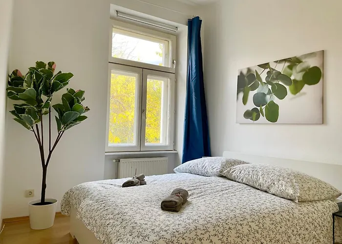 100 M2 With Balcony & Free Parking Vídeň