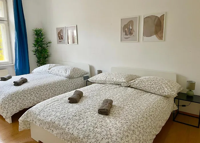 Apartmán 100 M2 With Balcony & Free Parking Vídeň